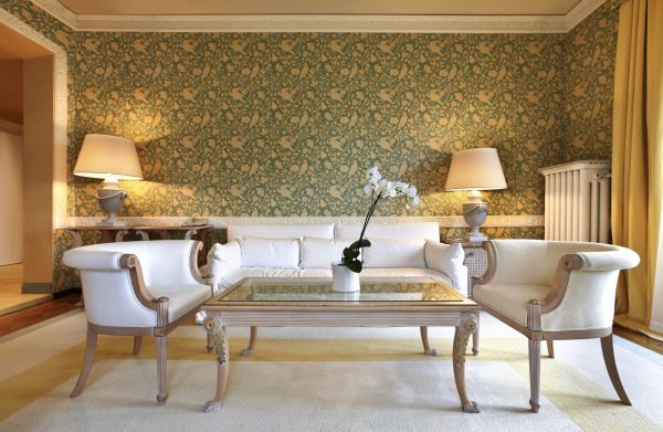 Wallpaper Mounting